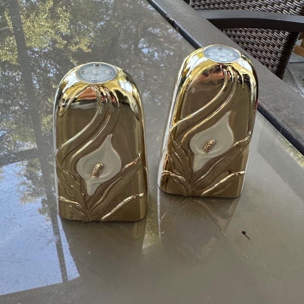 Vintage Gold Calla Lily Salt Pepper Shakers Japan Tarnished Resistant EUC